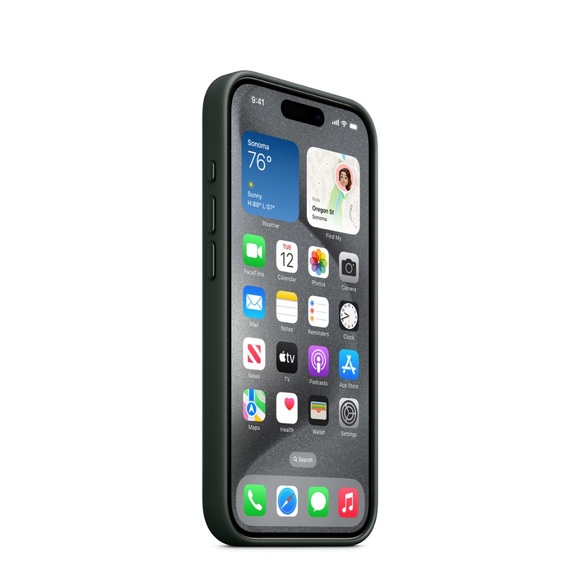 iPhone 15 FineWoven Case with MagSafe - Evergreen - Picture 5 of 10